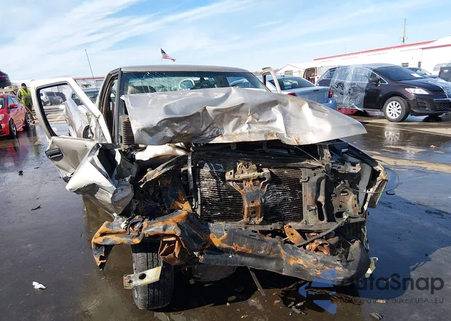 1GCCS14X5W8196922: 44195567