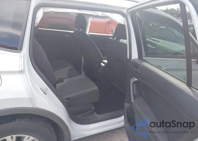 3VV0B7AX0JM058334: 44195643