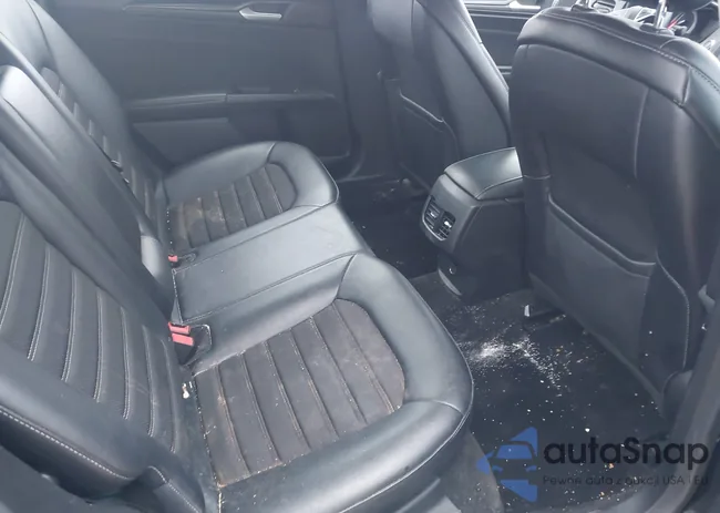 3FA6P0HD8JR284529: 44195677