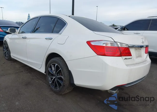 1HGCR3F87DA021205: 44195683