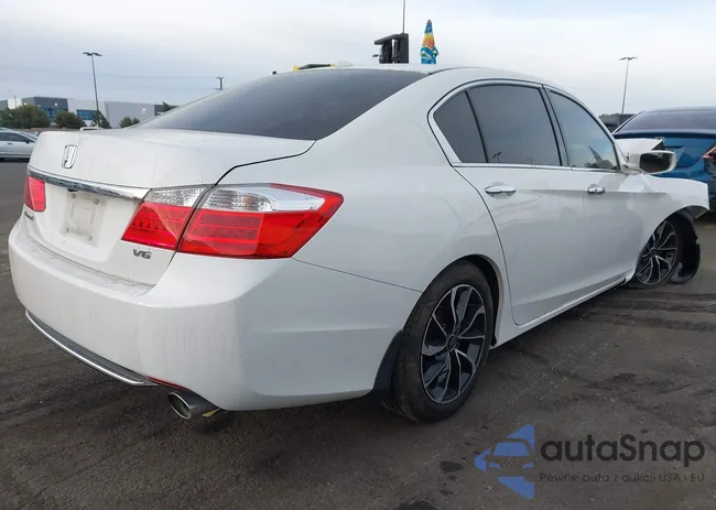 1HGCR3F87DA021205: 44195683