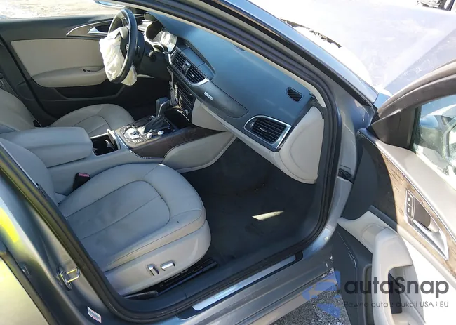 WAUG8AFC1JN048946: 44195784