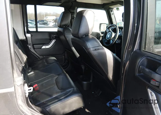 1C4HJWFG3GL345748: 44195892