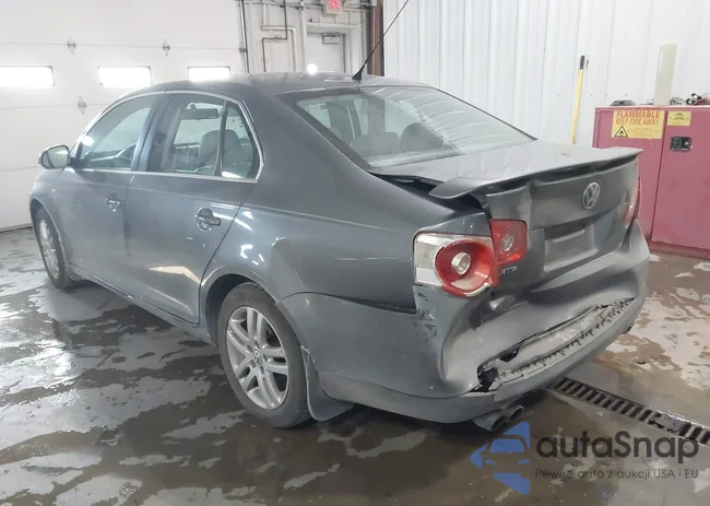 3VWEF71K57M181498: 44195895