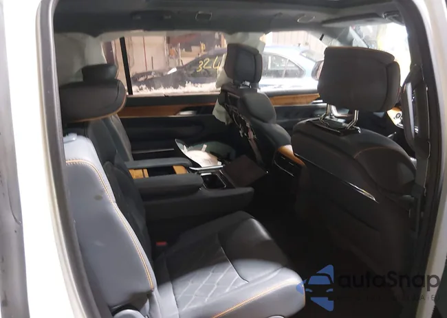 1C4SJVGJ3NS113874: 44195906