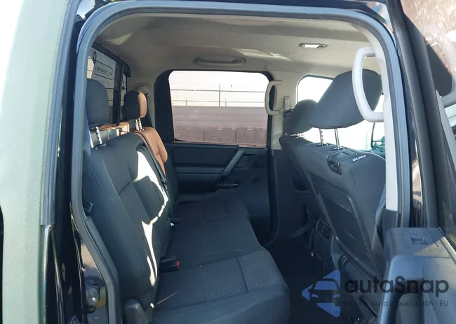 1N6AA0ED5AN318629: 44195965