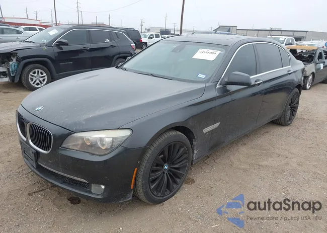 WBAKB8C55CC963002: 44195000