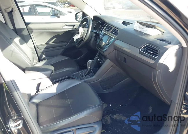 3VV3B7AX7JM009872: 44195008