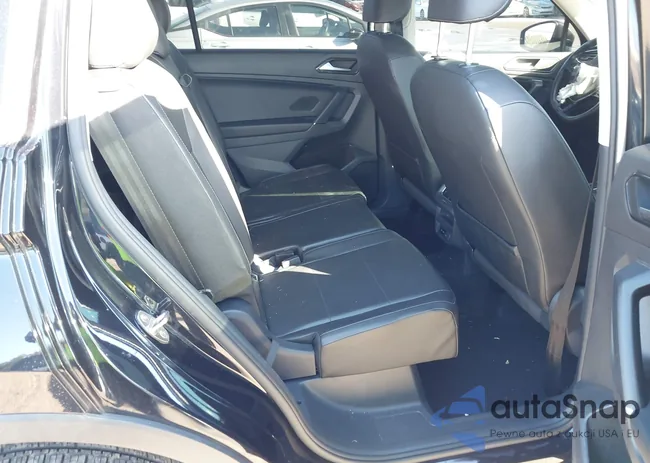 3VV3B7AX7JM009872: 44195008