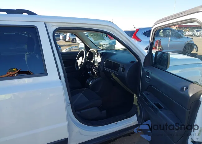 1C4NJPBB4ED727233: 44195231