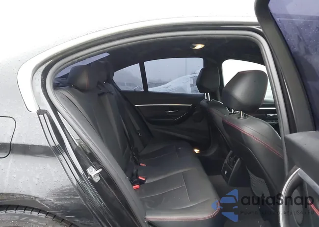 WBA8D9G51JNU71735: 44196527