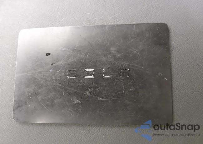 5YJ3E1EB4PF592786: 44196575