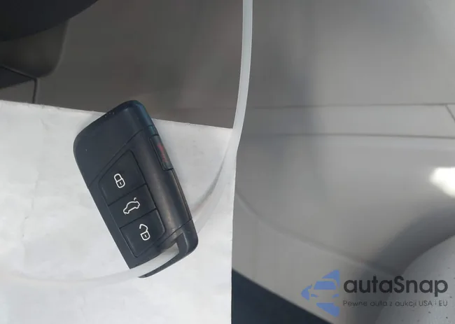 1V2KR2CA9JC533638: 44196629