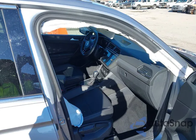 3VV3B7AX2MM005135: 44196680