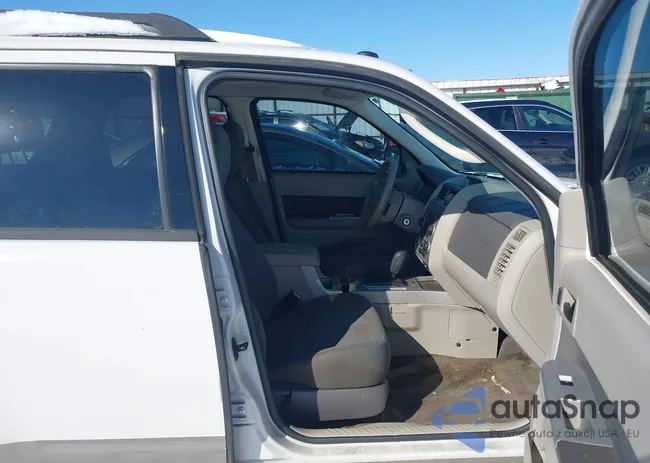 1FMCU0DG9AKA54519: 44196696