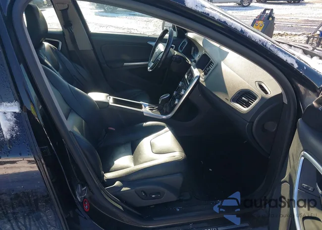 YV1612TK1G2396738: 44196727