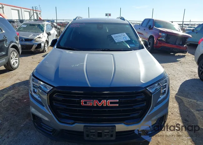 3GKALMEG7PL272975: 44196740