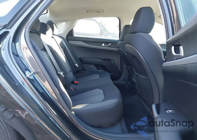 KNAG24J74T5448225: 44196792