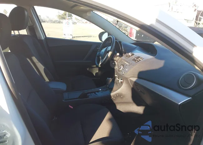 JM1BL1V88C1594730: 44196967