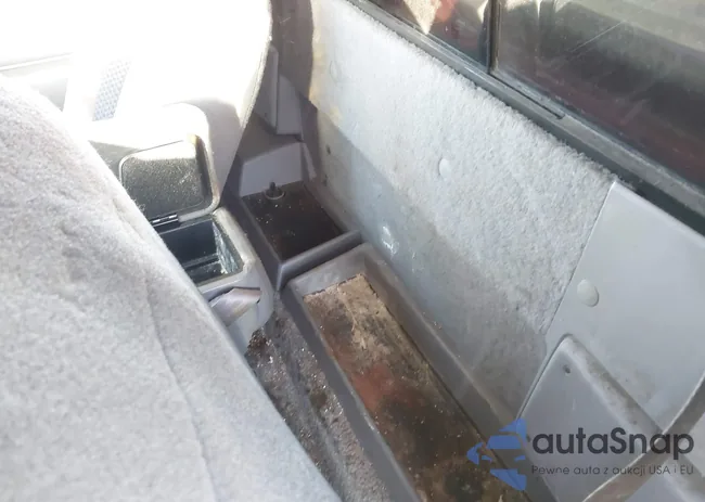 1FTYR10CXWUA00601: 44196980