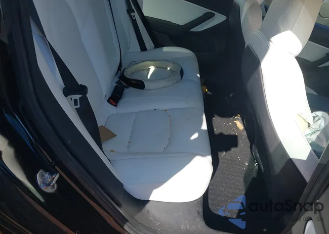 5YJ3E1EBXMF860025: 44196261