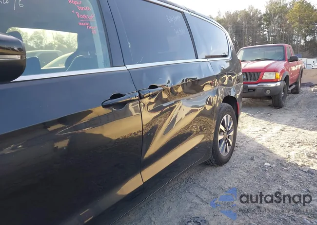 2C4RC1L77PR599010: 44196278