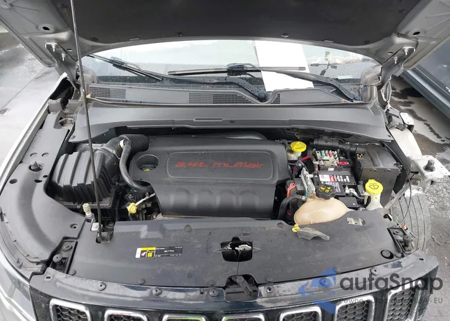 3C4NJCCB3LT108153: 44196322