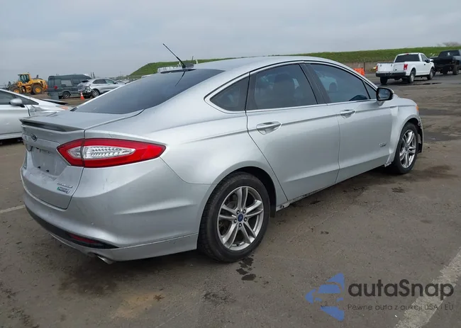 3FA6P0SU9FR284538: 44197496