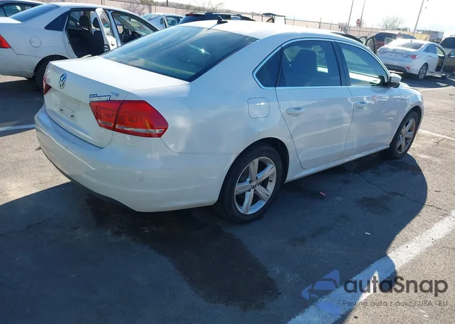 1VWAT7A32FC110601: 44197580