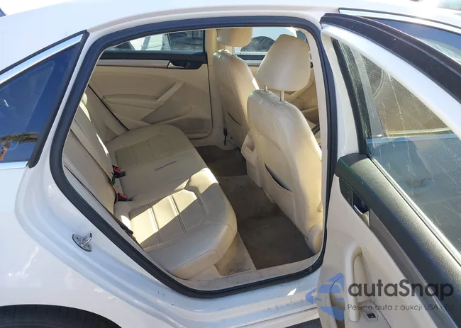 1VWAT7A32FC110601: 44197580