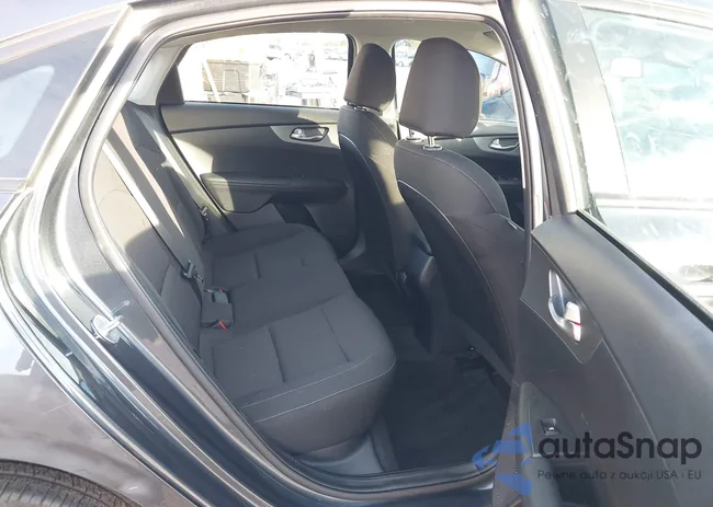 3KPF24AD6ME313595: 44197640