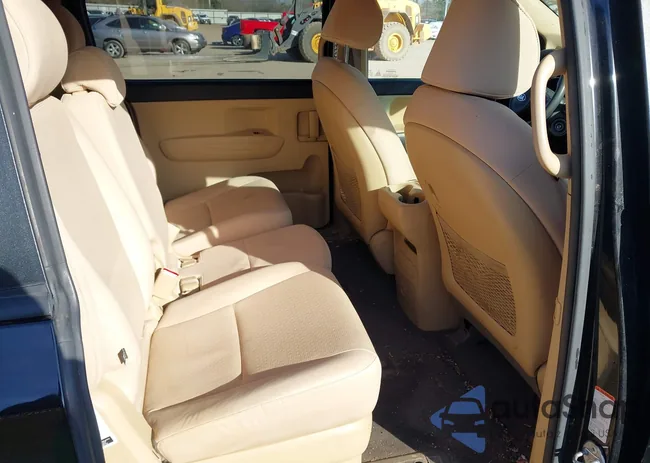 KNDMB5C13G6121030: 44197641