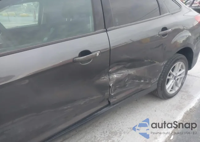 1FADP3F21JL251073: 44197676