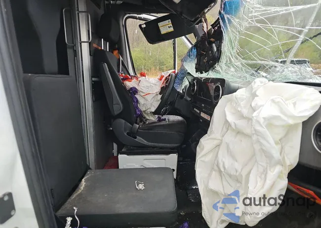 WD3PF1CD8KP102636: 44197711