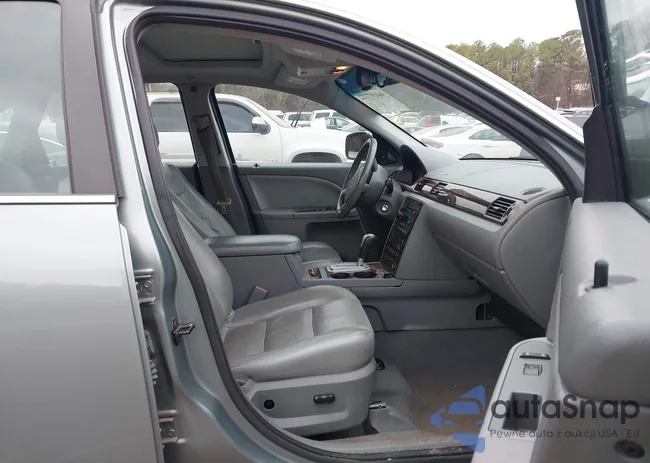 1FAHP24137G129869: 44197722