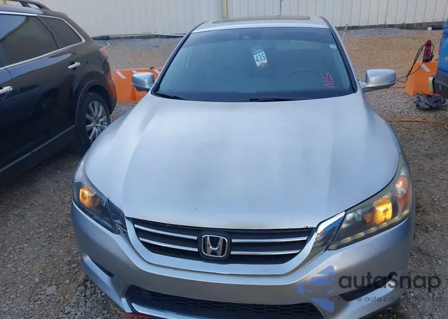 1HGCR3F82FA014519: 44197743