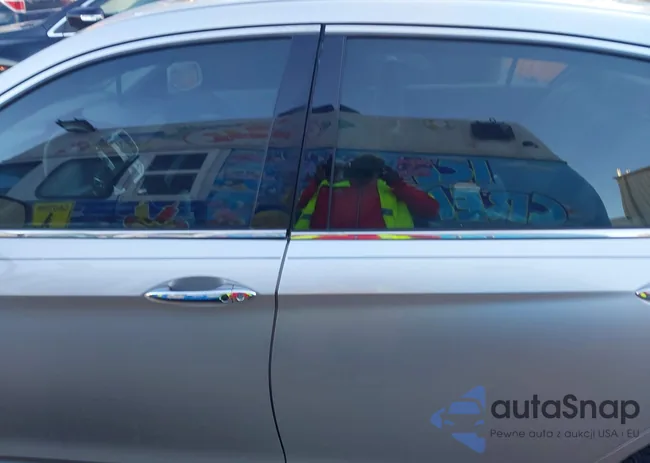 1HGCR3F82FA014519: 44197743