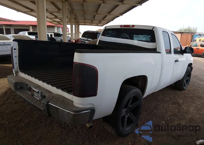 1GCEC19X28Z143753: 44197785