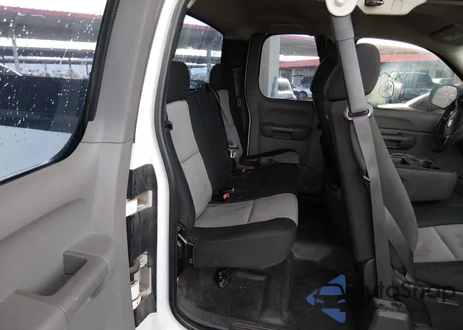 1GCEC19X28Z143753: 44197785