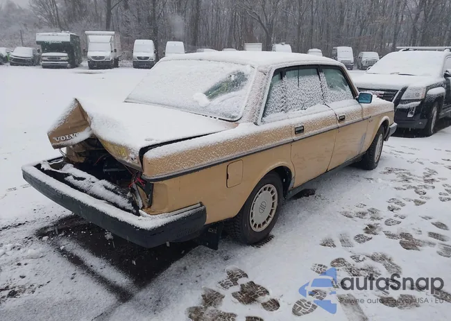 YV1AX8846F3135314: 44197828