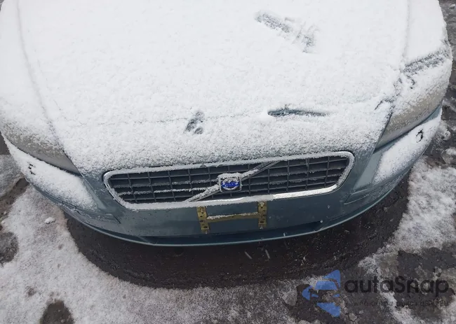 YV1MH682052087424: 44197836