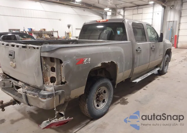 1GCHK23K38F221266: 44197972