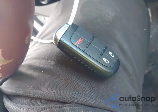 3C4PDCBG5HT511135: 44198424