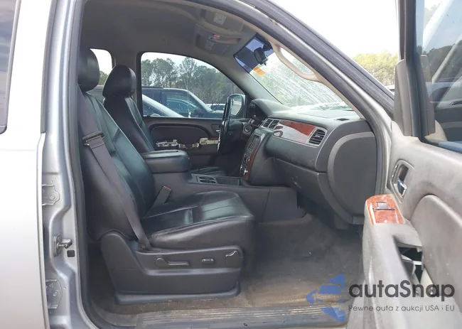 1GNSCBE0XDR297372: 44198643