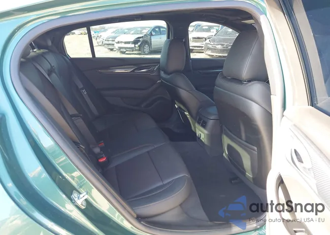 1G6DR5RW3T0102573: 44198803