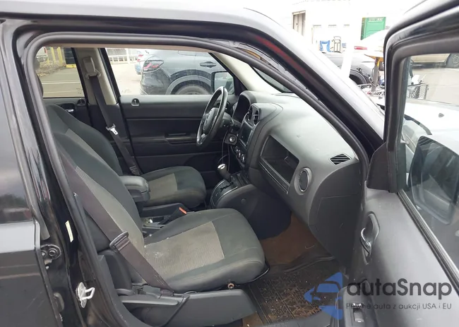 1C4NJRFB6ED608539: 44198822