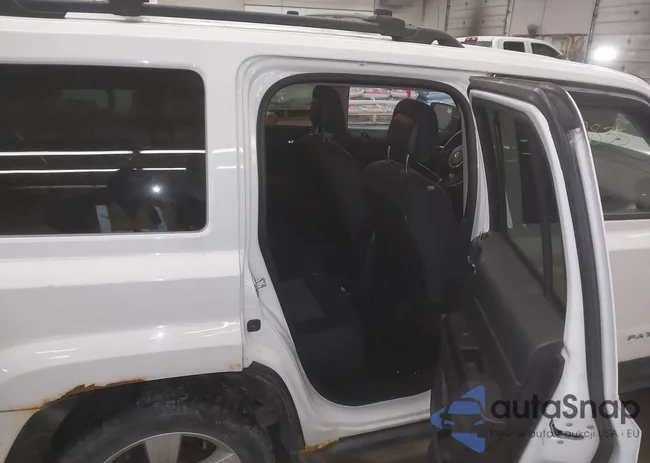 1C4NJRFBXFD188642: 44198835