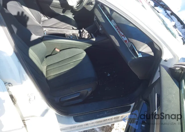 JM1GL1U5XJ1328345: 44198880