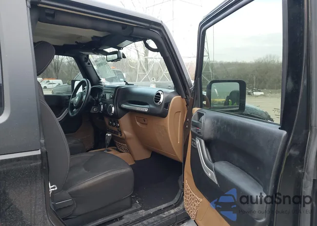 1C4AJWBG9EL125728: 44198905