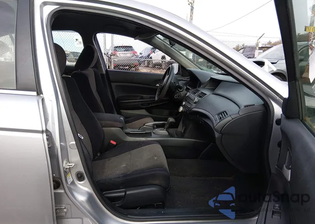 JHMCP26368C008781: 44198971